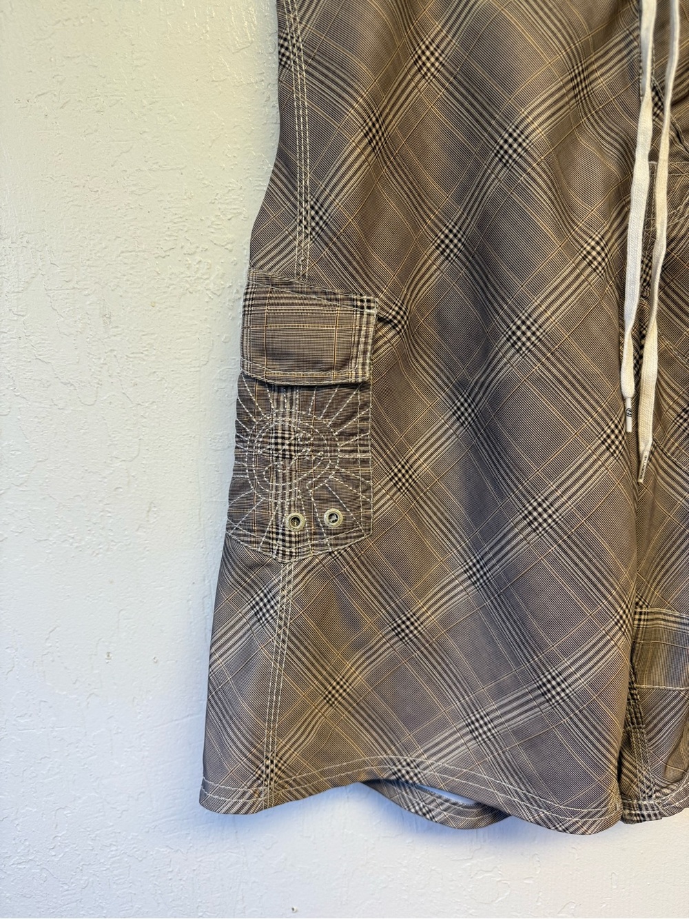 Vintage Billabong Andy Irons board shorts - Picture 2 of 12